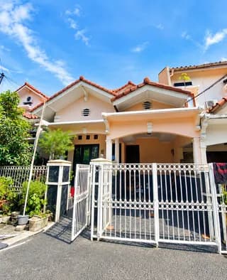 DISEWAKAN: RUMAH CANTIK PESONA KHAYANGAN (BLOK DF 5) - KOTA DEPOK - Thumbnail 1